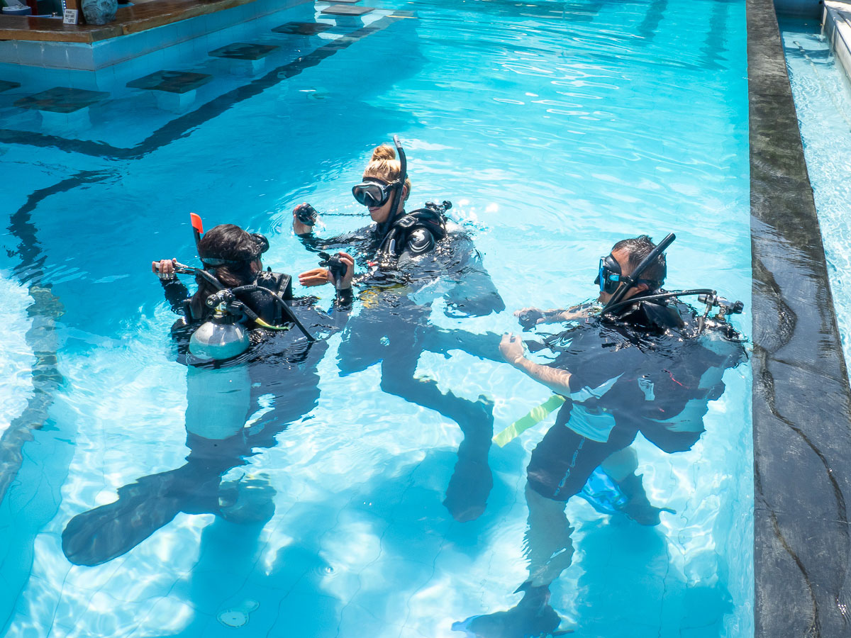 learn to scuba dive