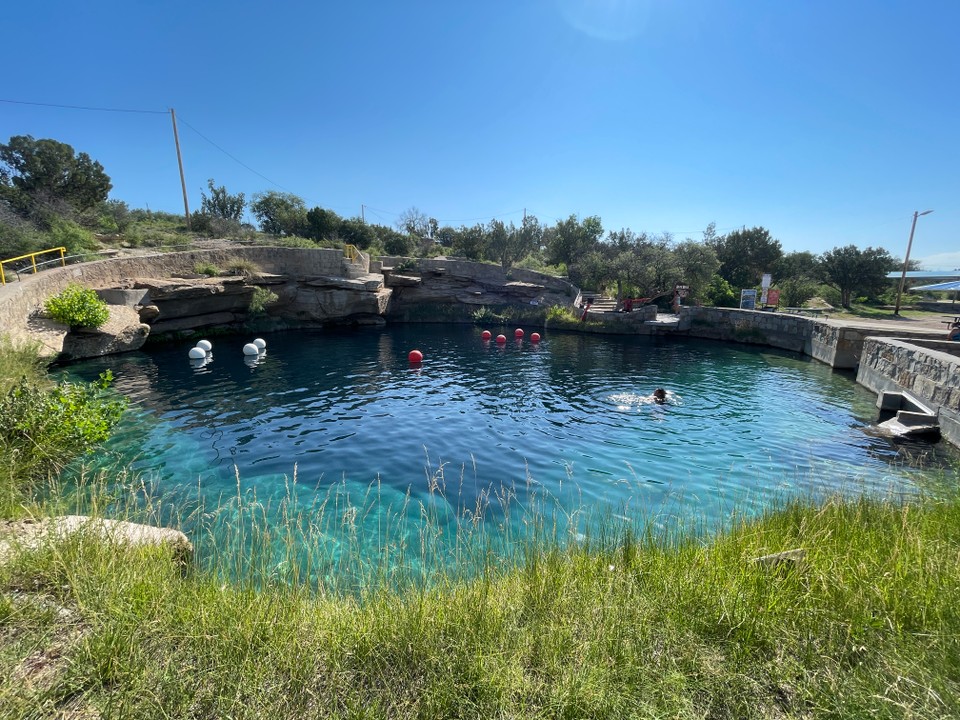 blue hole scuba dive