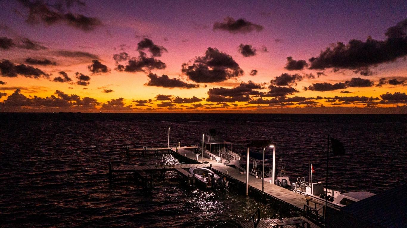 belize sunset womens trip women's scuba diving trip Belize